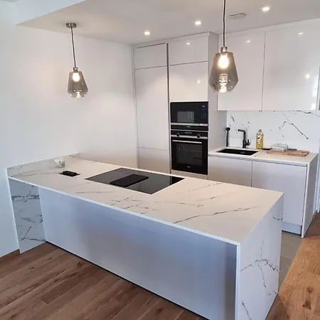 Elegant Two Bedroom In Center Appartement