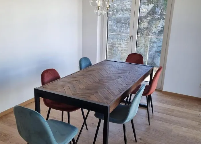 Elegant Two Bedroom In Center 아파트